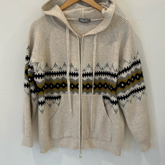Zip sweater cardigan. - Picture 1 of 3